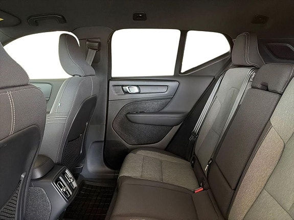 Volvo XC40 11 of 21