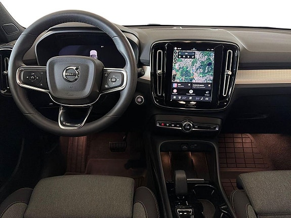 Volvo XC40 12 of 21