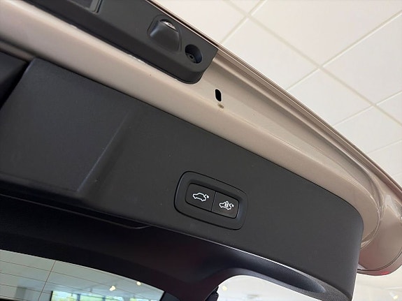 Volvo XC40 19 of 21
