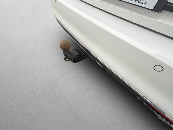 Volkswagen Passat 10 of 30