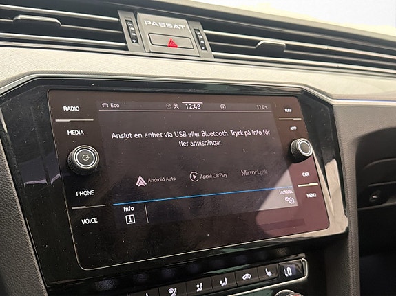 Volkswagen Passat 21 of 30