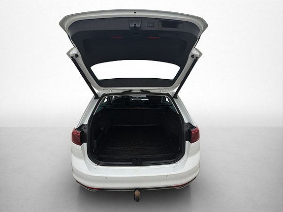 Volkswagen Passat 29 of 30