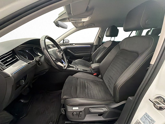 Volkswagen Passat 12 of 30
