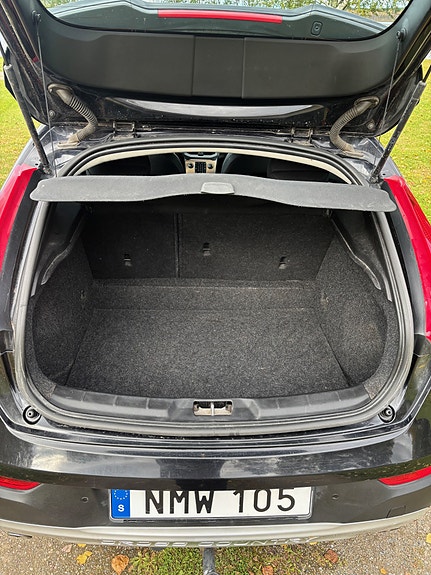 Volvo V40 Cross Country 11 of 12