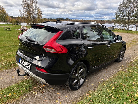 Volvo V40 Cross Country 4 of 12