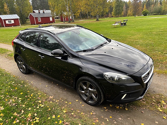 Volvo V40 Cross Country 6 of 12