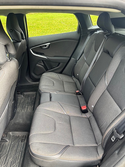 Volvo V40 Cross Country 10 of 12