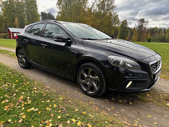 Volvo V40 Cross Country 5 of 12