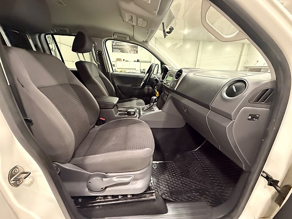 Volkswagen Amarok 13 of 18