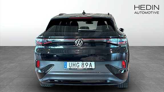Volkswagen ID.4 GTX 7 of 9