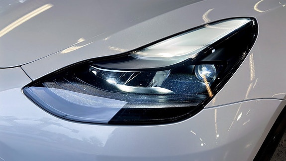 Tesla Model 3 15 of 18
