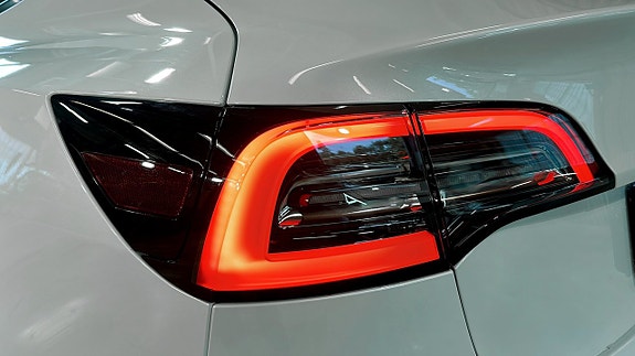 Tesla Model 3 14 of 18