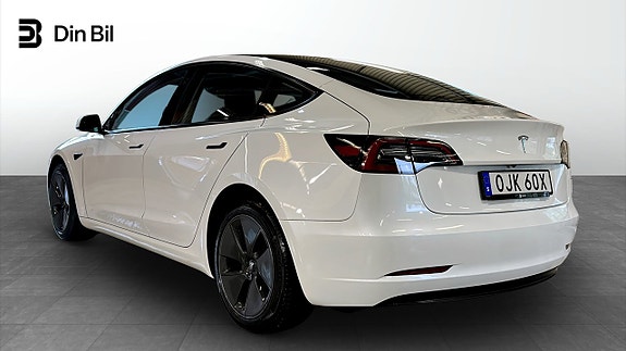 Tesla Model 3 3 of 18