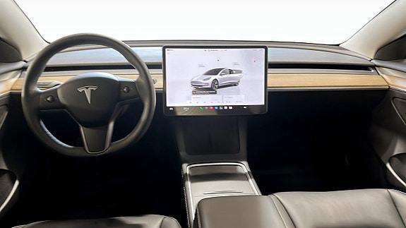 Tesla Model 3 10 of 18