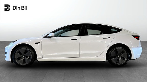 Tesla Model 3 2 of 18