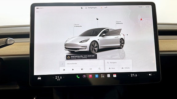 Tesla Model 3 9 of 18