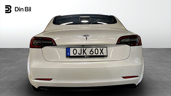 Tesla Model 3 5 of 18