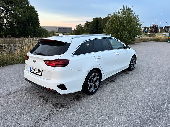 Kia Ceed 4 of 7