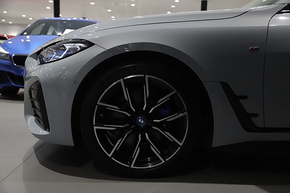 BMW i4 7 of 15