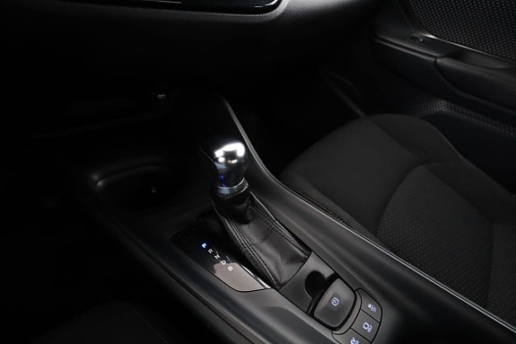 Toyota C-HR 24 of 30