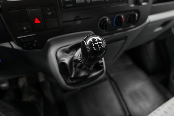 Ford Transit 19 of 21