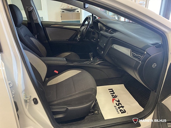 Toyota Avensis 8 of 18