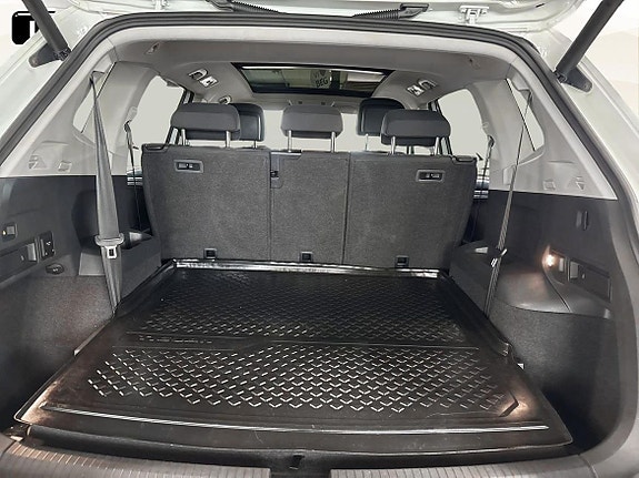 Volkswagen Tiguan Allspace 12 of 19