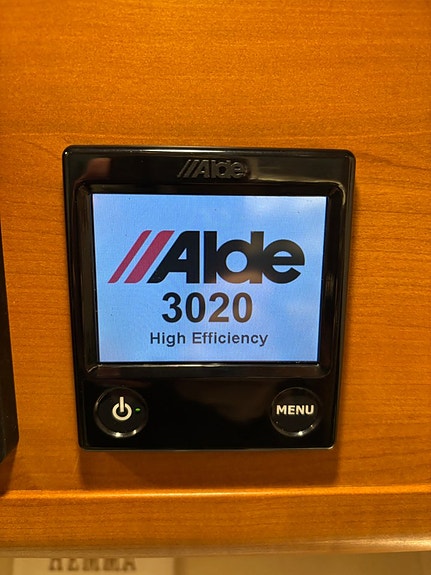 Rapido DISTINCTION i90 Hydralben /  Auto / Luftfjädring / ACx2 / ALDE / Ugn 25 of 30