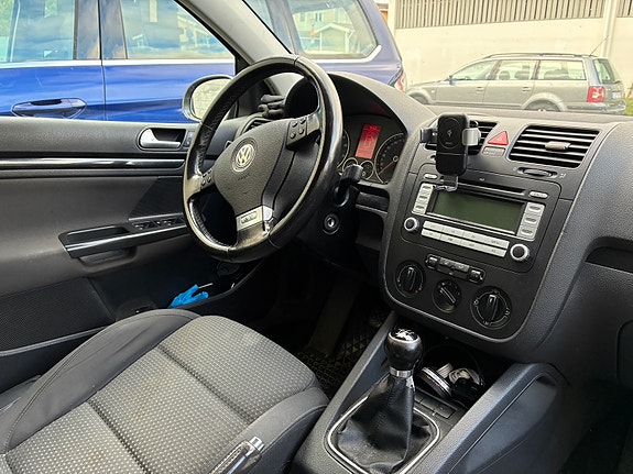 Volkswagen Golf V 6 of 14