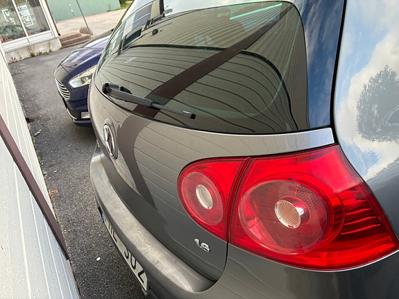 Volkswagen Golf V 5 of 14