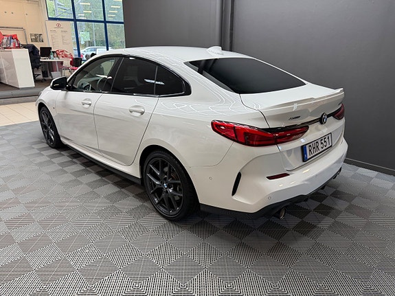 BMW 220d 4 of 11