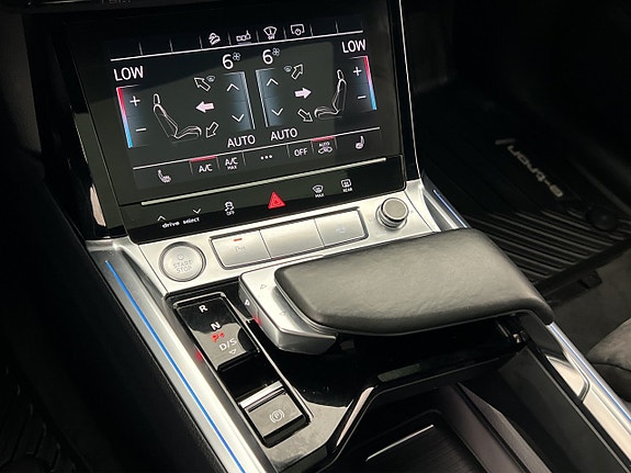 Audi e-tron 27 of 30