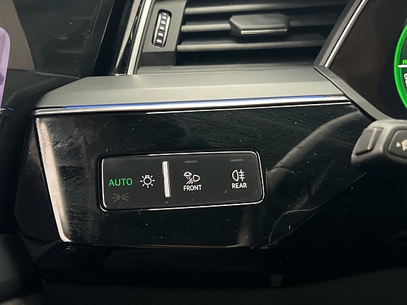 Audi e-tron 28 of 30