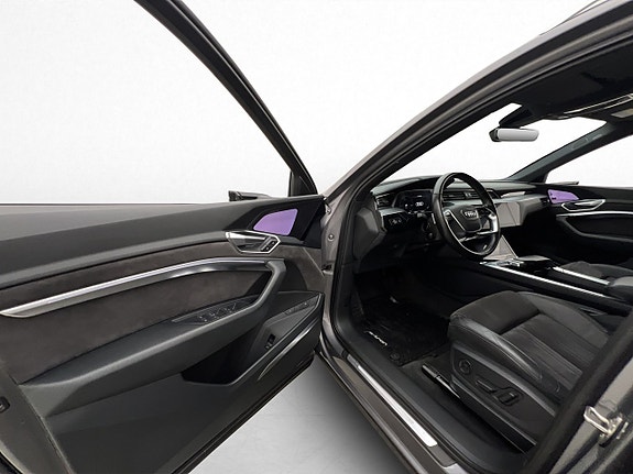 Audi e-tron 13 of 30