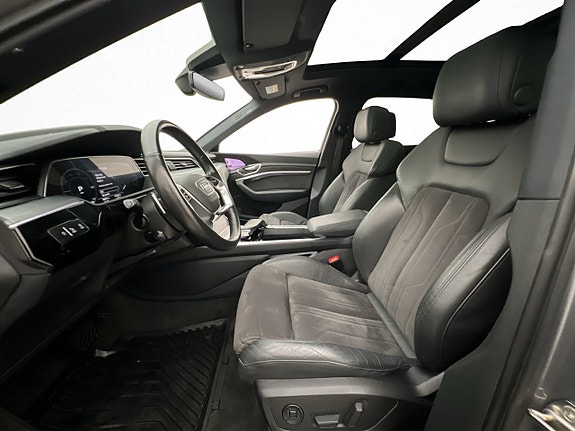 Audi e-tron 12 of 30