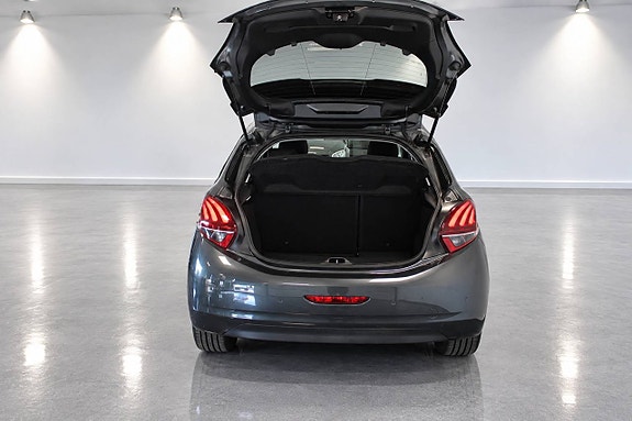 Peugeot 208 7 of 12