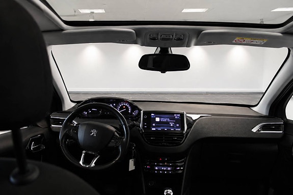 Peugeot 208 10 of 12