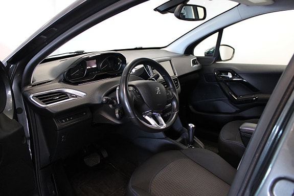 Peugeot 208 9 of 12