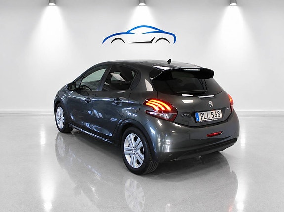 Peugeot 208 5 of 12