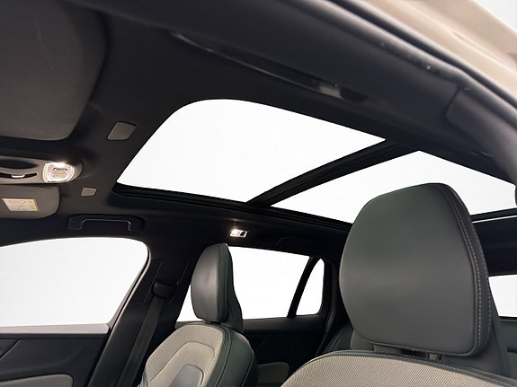 Volvo V60 12 of 30