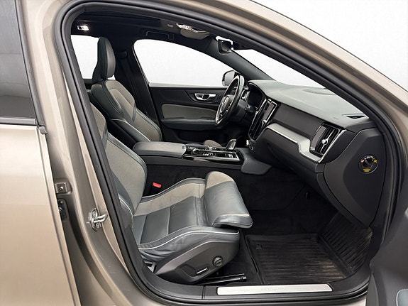 Volvo V60 30 of 30