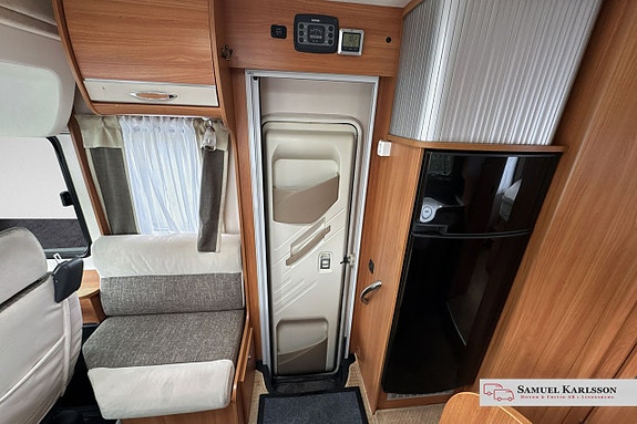 Rapido 891F S8 | EP Stödben | Taksäng | Solcell | 2.3L 148HK Manuell 15 of 27