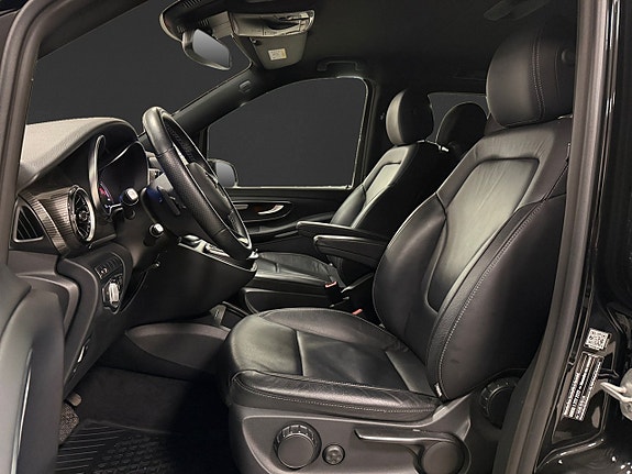 Mercedes-Benz EQV300 8 of 21