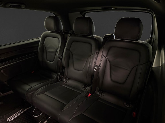 Mercedes-Benz EQV300 12 of 21