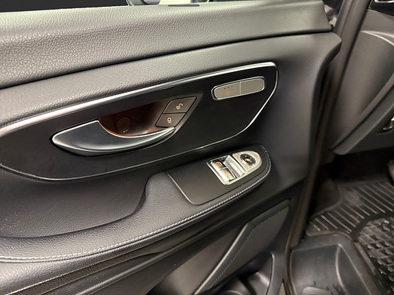 Mercedes-Benz EQV300 9 of 21