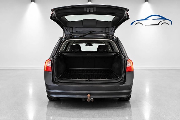 Volvo V70 7 of 12