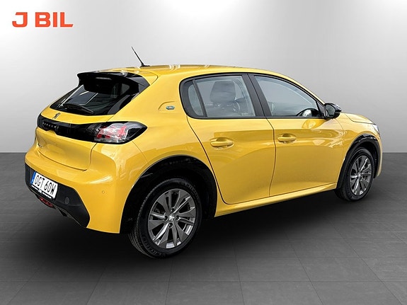 Peugeot e-208 3 of 15