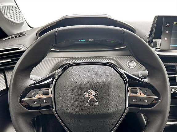 Peugeot e-208 7 of 15