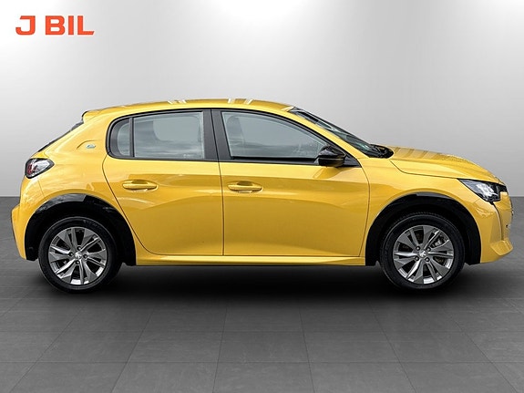 Peugeot e-208 13 of 15
