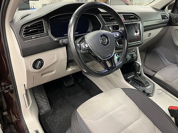 Volkswagen Tiguan 18 of 23